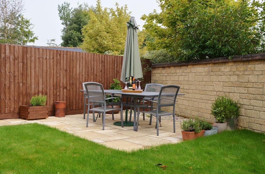 Coombe Cottage Sutton Green 外观 照片